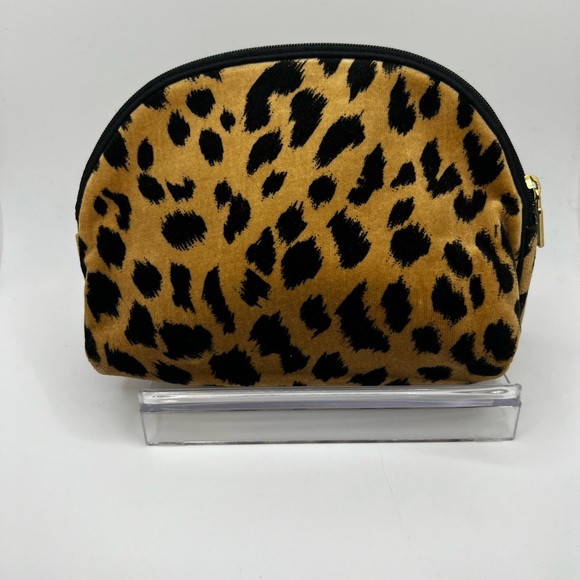 GUC Dior Animal Print Cosmetic Pouch - Picture 2 of 7